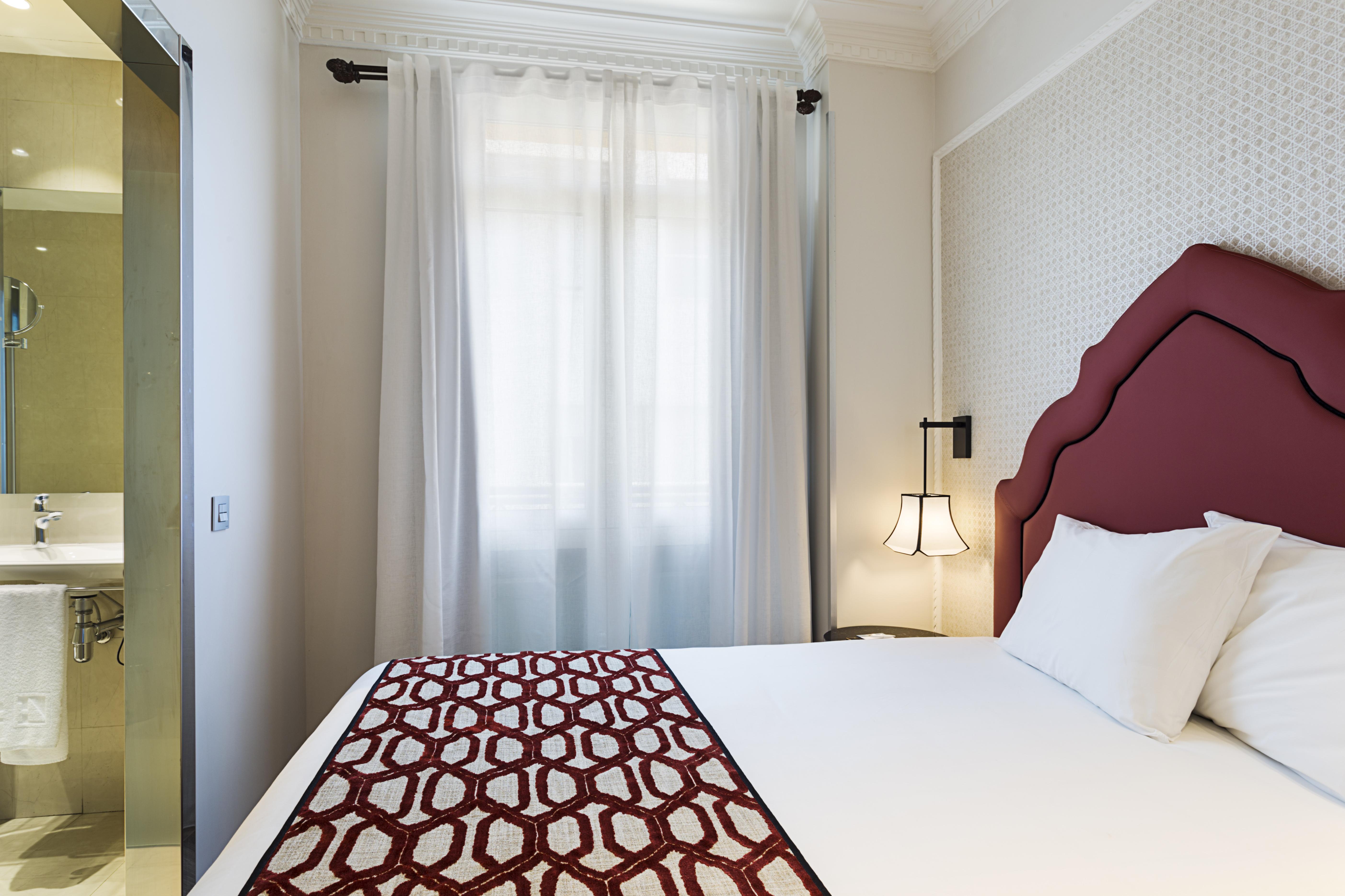 Eurostars Regina Hotel Sevilla Bagian luar foto
