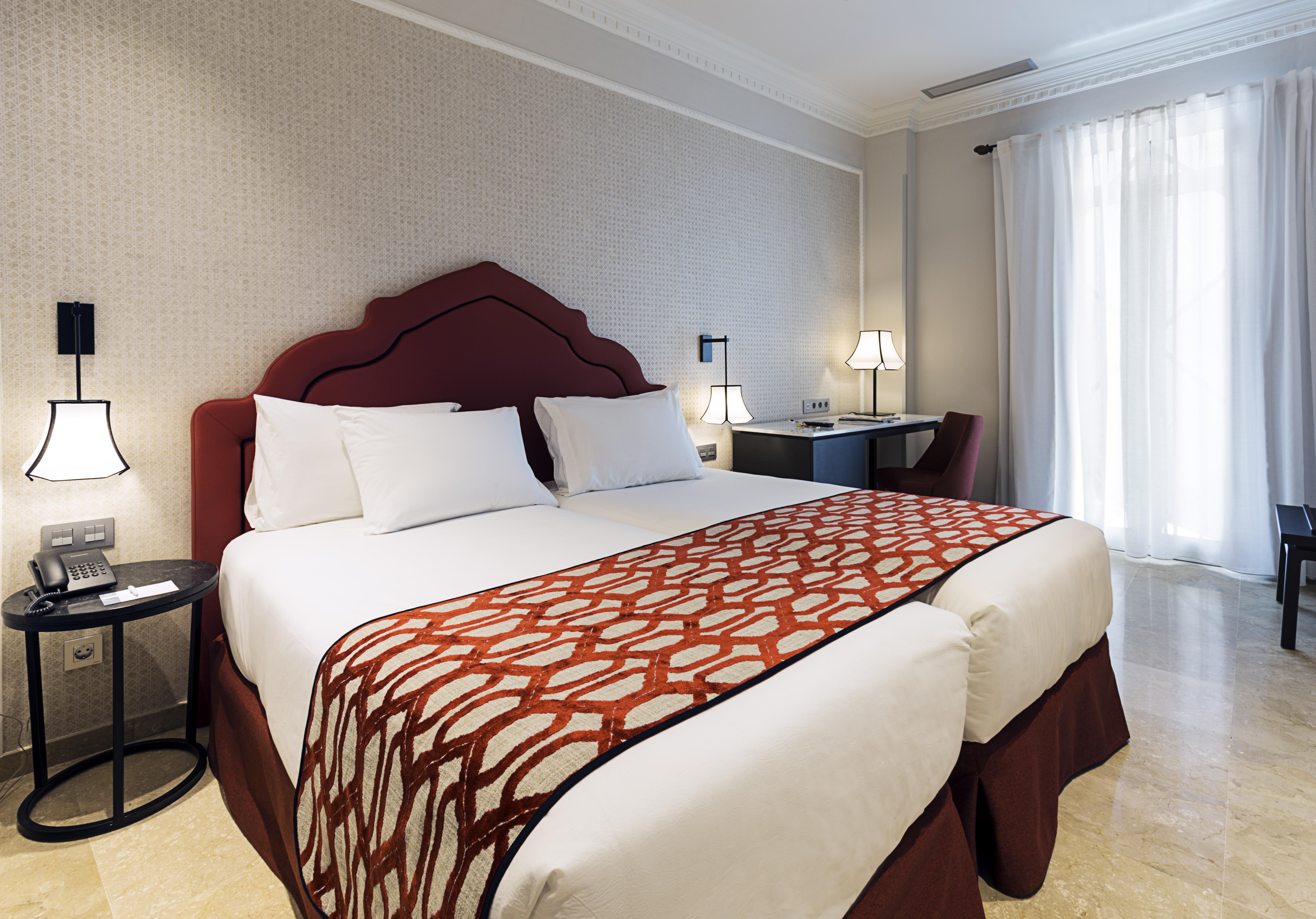 Eurostars Regina Hotel Sevilla Bagian luar foto