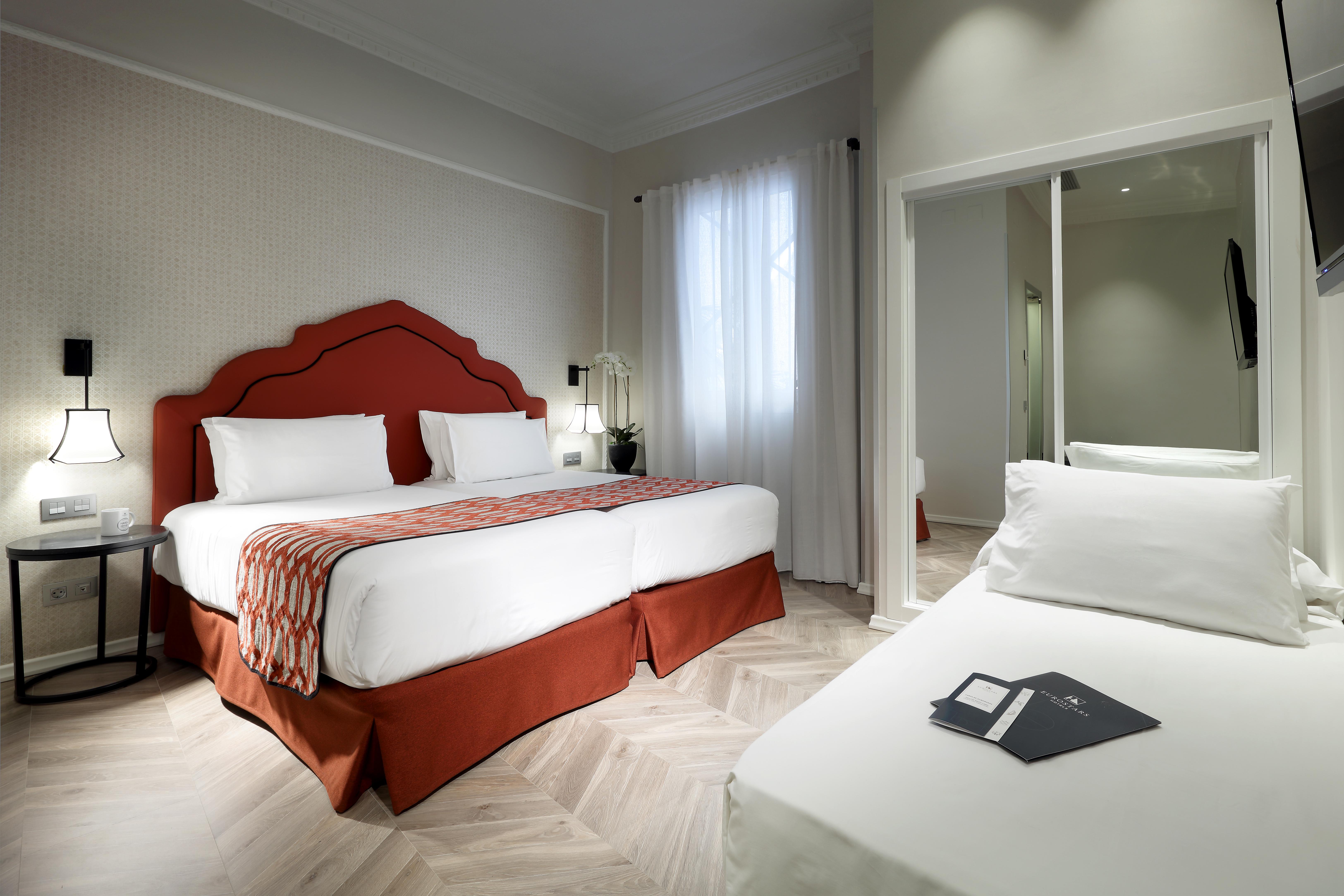 Eurostars Regina Hotel Sevilla Bagian luar foto