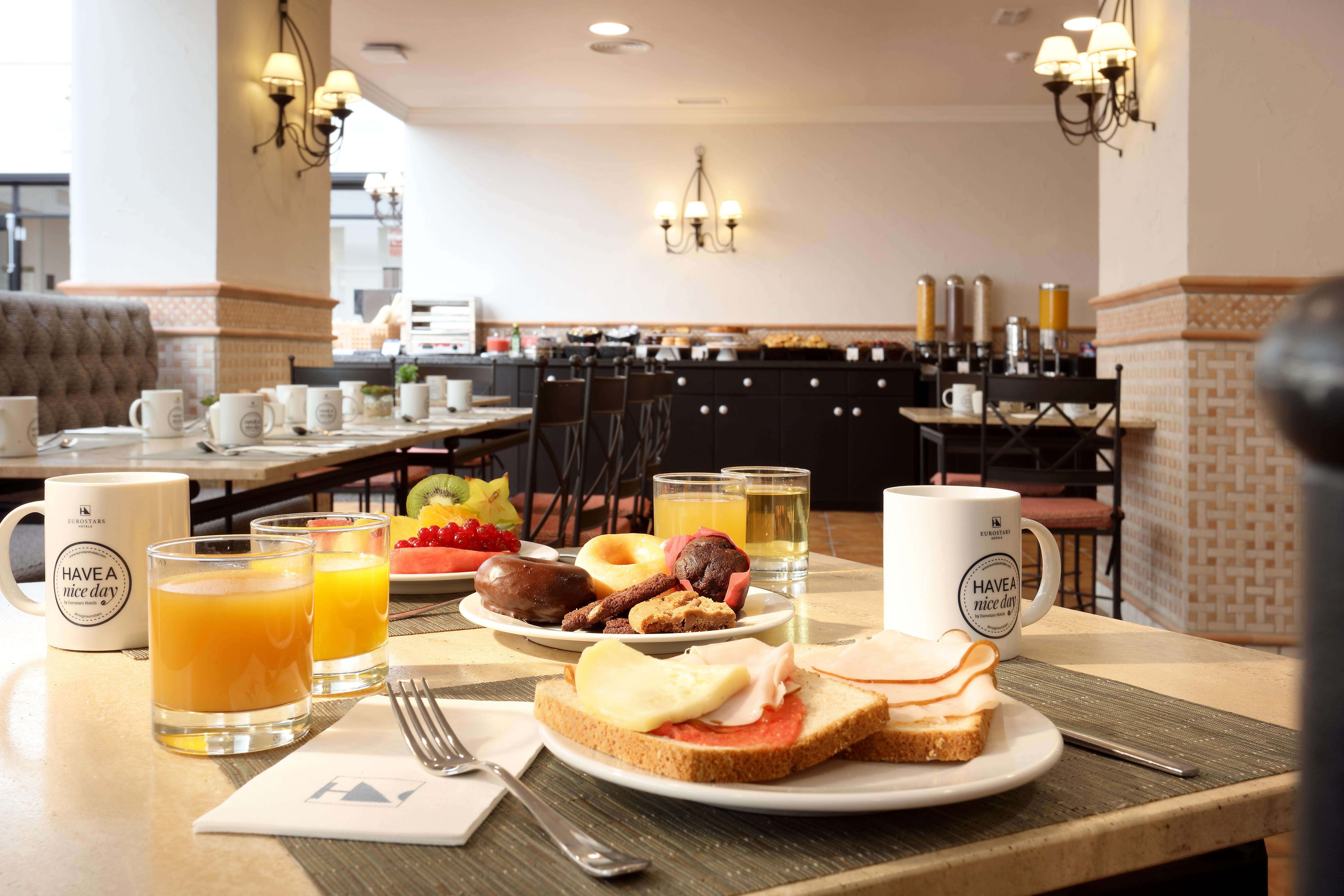 Eurostars Regina Hotel Sevilla Bagian luar foto