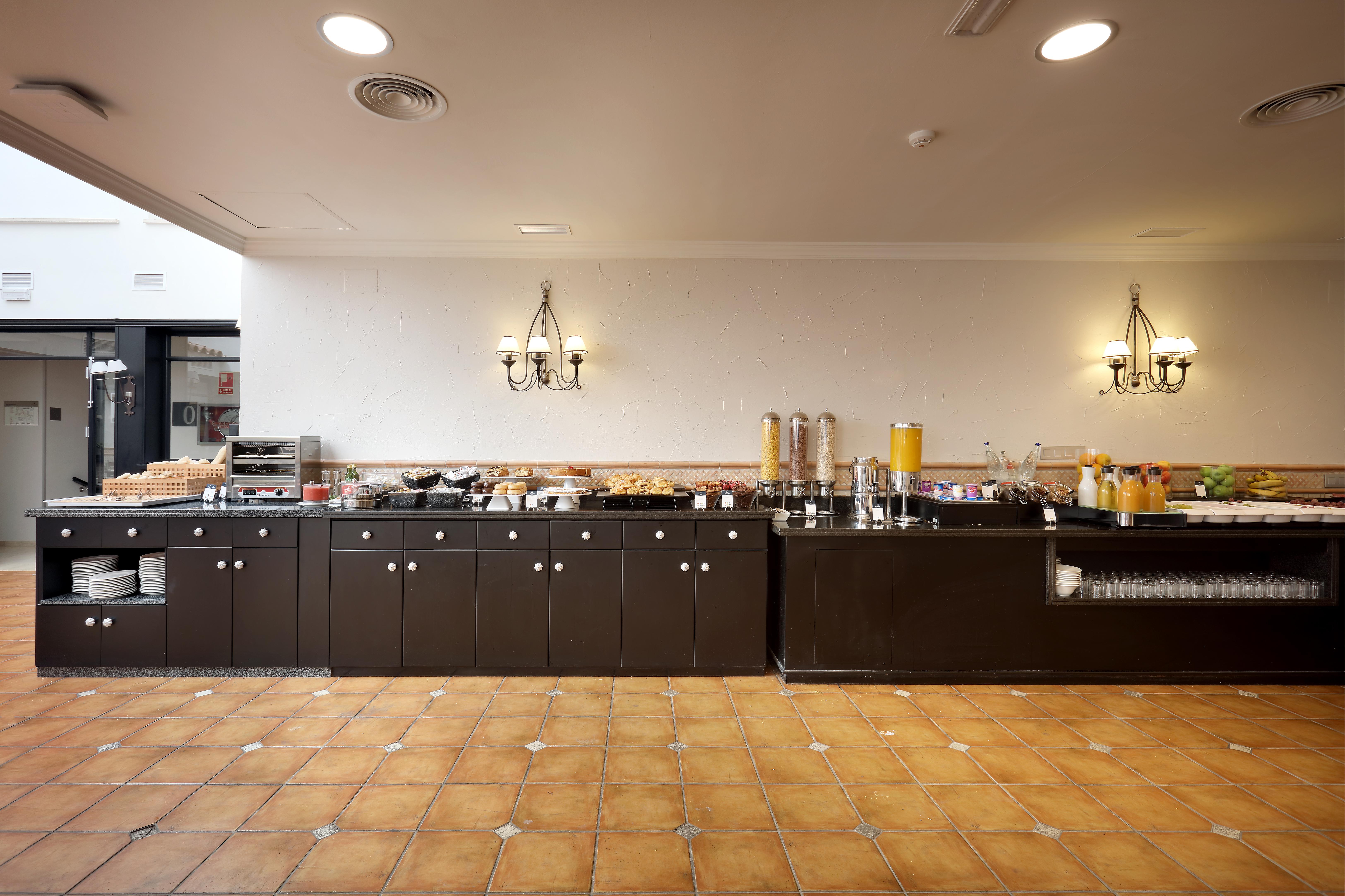 Eurostars Regina Hotel Sevilla Bagian luar foto