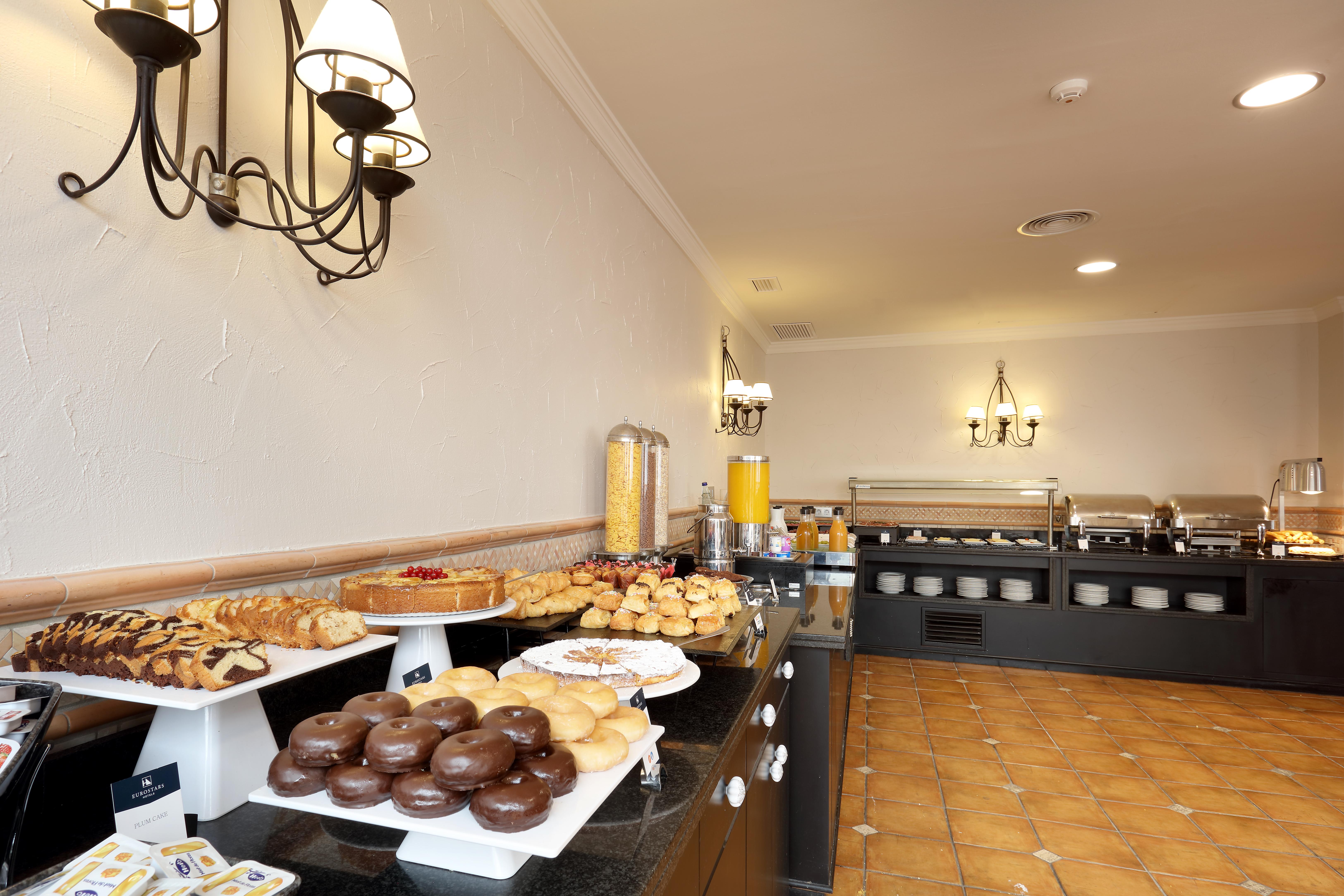 Eurostars Regina Hotel Sevilla Bagian luar foto