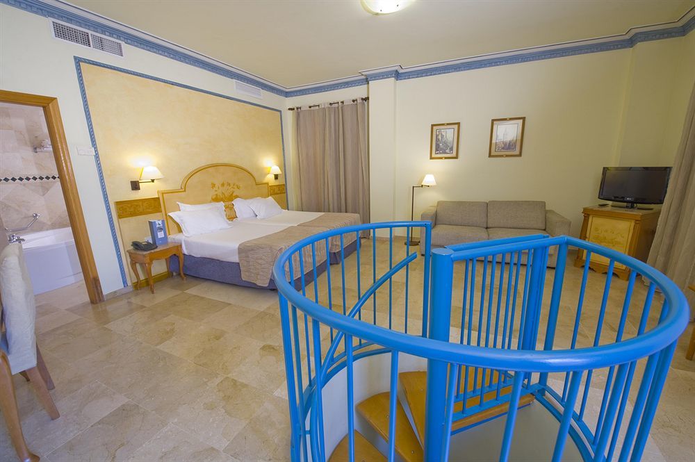 Eurostars Regina Hotel Sevilla Bagian luar foto