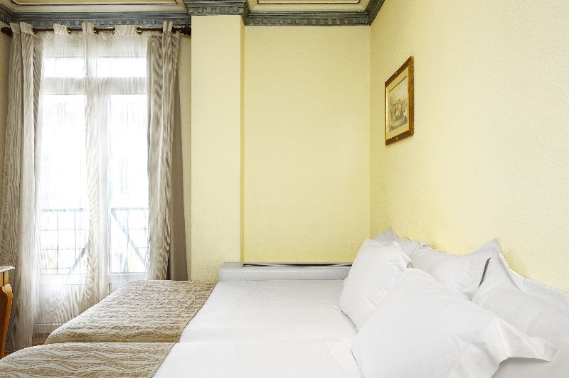 Eurostars Regina Hotel Sevilla Bagian luar foto