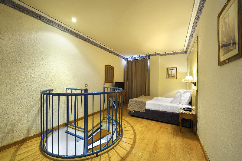 Eurostars Regina Hotel Sevilla Bagian luar foto