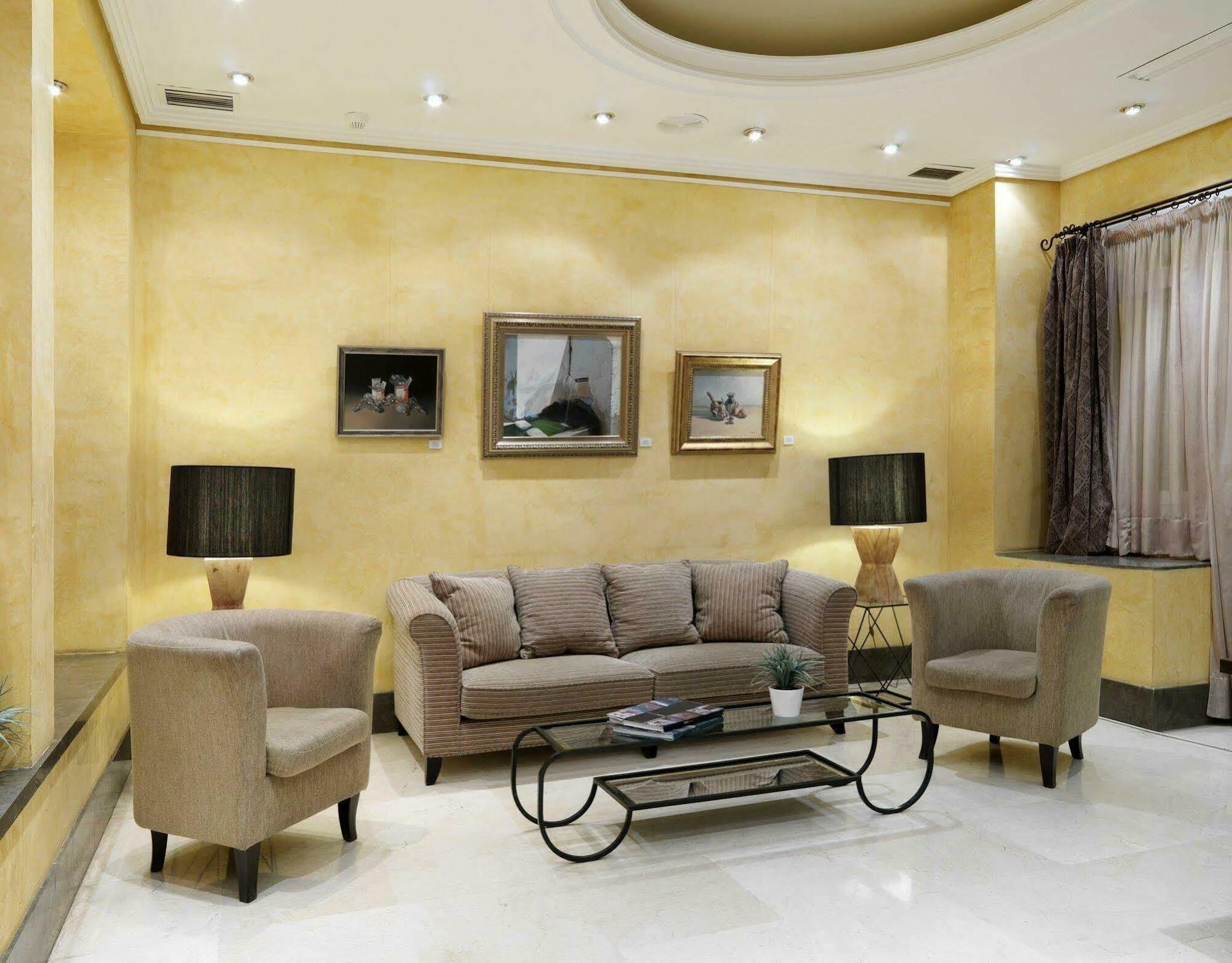 Eurostars Regina Hotel Sevilla Ruang foto